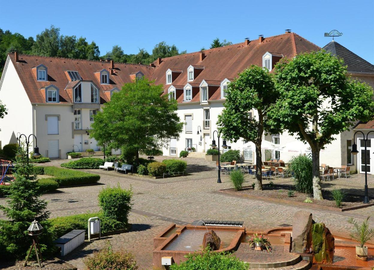 Amf Ferienwohnungen Historischer Soutyhof Saarlouis Bagian luar foto